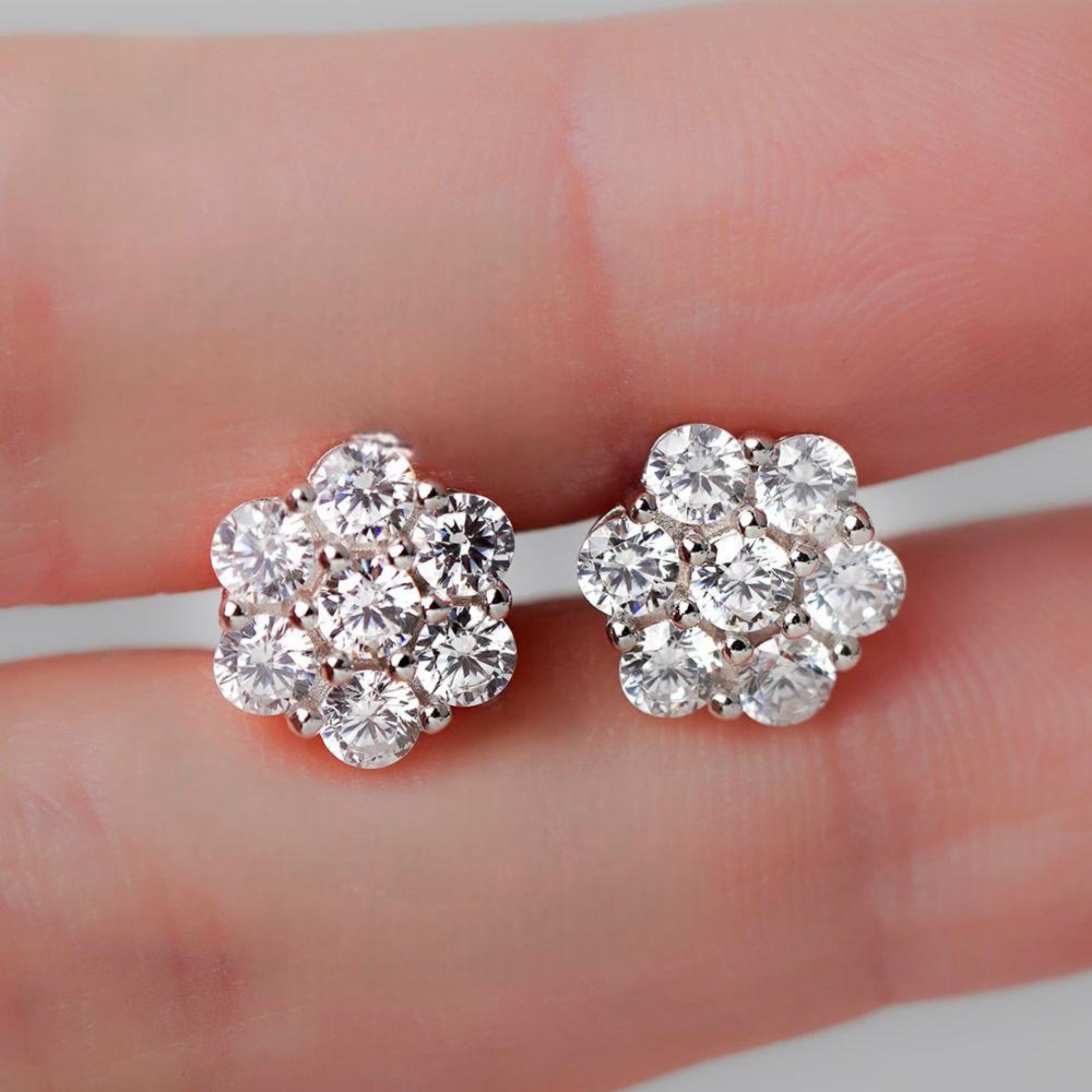 Aretes Flor de Suerte con Diamantes Moissanita VVS1 925 Plata con Oro