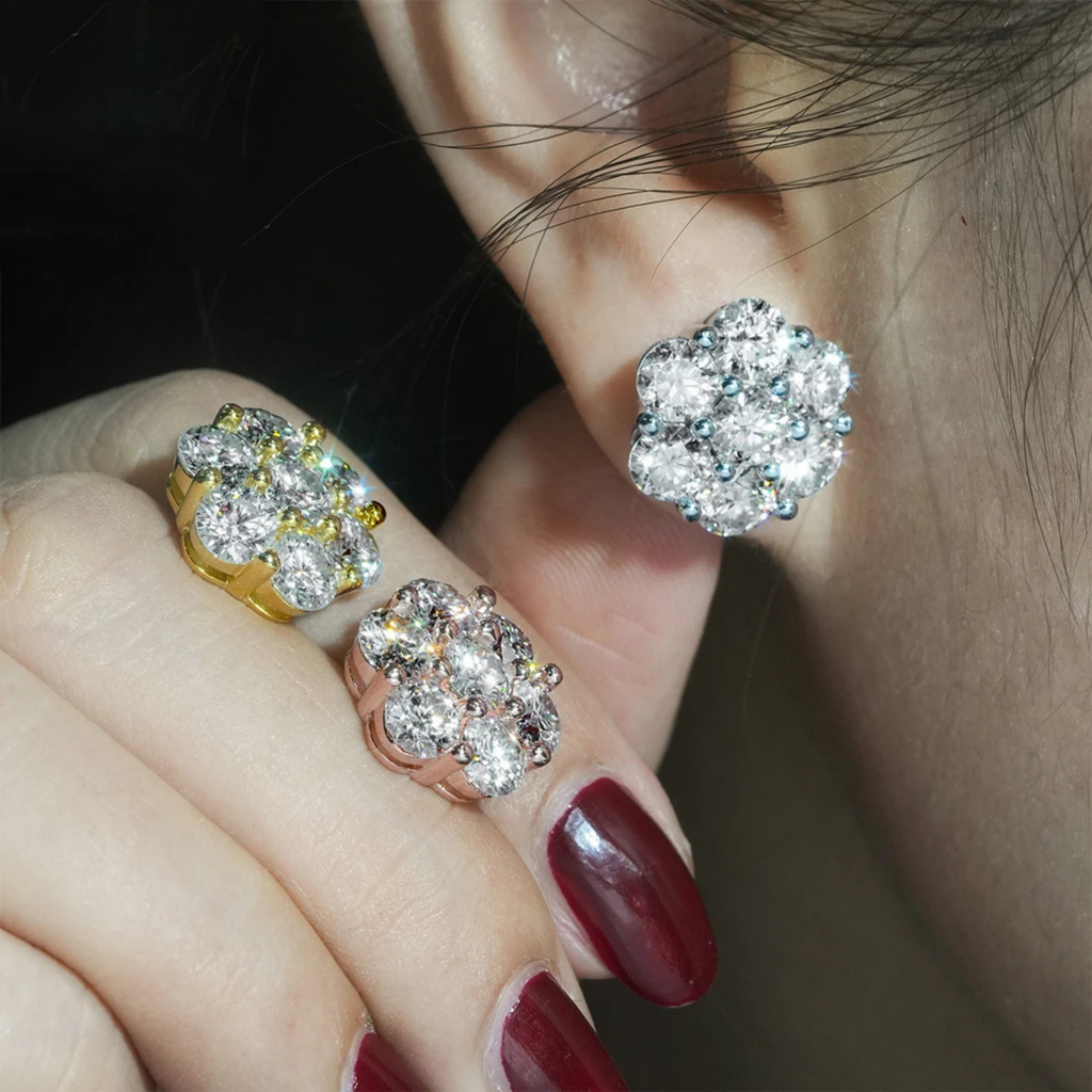 Aretes Flor de Suerte con Diamantes Moissanita VVS1 925 Plata con Oro